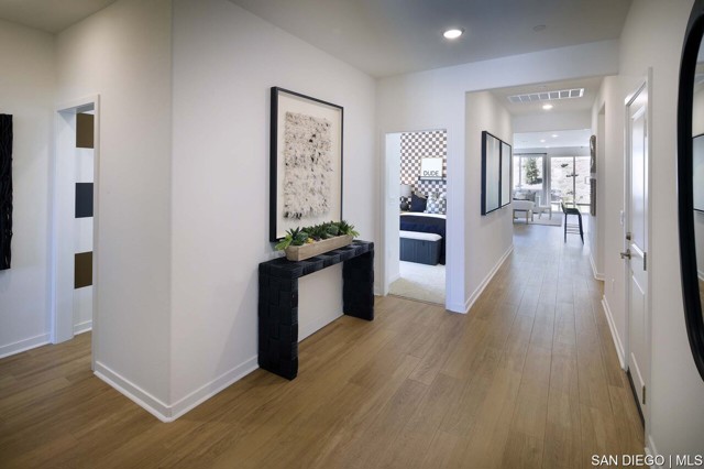 33325 RIVERSIDE DR, Lake Elsinore CA: https://media.crmls.org/mediaz/83354d17-52c8-4b3d-8967-ee8f5f0922ab.jpg