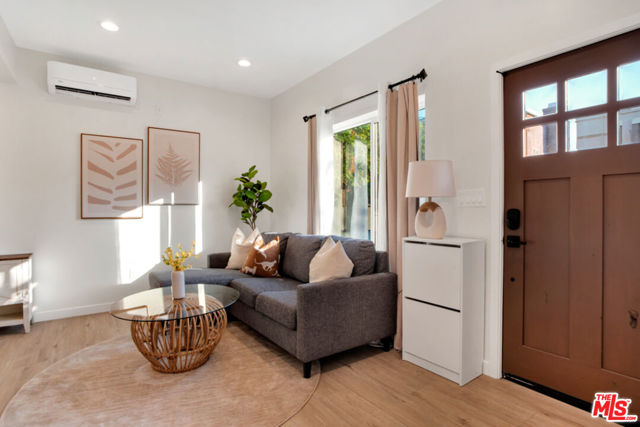 2148 Prosser Avenue, Los Angeles CA: https://media.crmls.org/mediaz/83356503-58b1-4631-902f-210328337f41.jpg