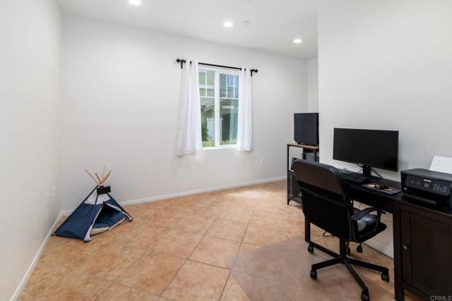 357 Borden Rd, San Marcos CA: https://media.crmls.org/mediaz/83357bae-8fcc-4606-8296-7535e1446347.jpg