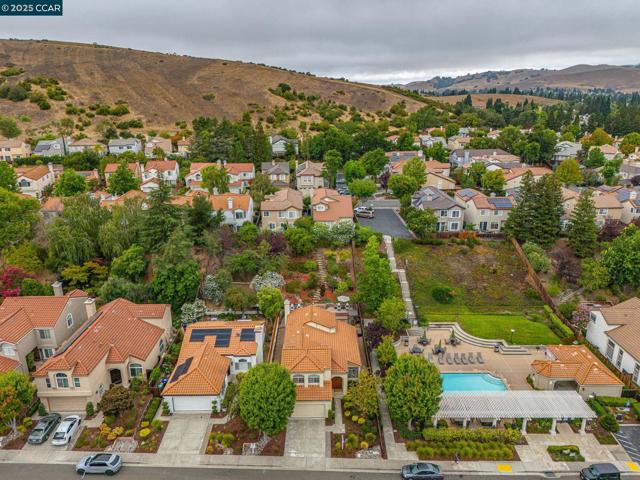 2120 Goldenrod Lane, San Ramon CA: https://media.crmls.org/mediaz/83357d58-46a0-41b9-91b0-f9a7a2e63b92.jpg