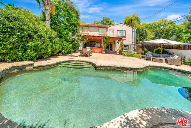 14916 Hesby Street, Sherman Oaks CA: https://media.crmls.org/mediaz/8335ef95-996f-490e-8d25-58700b695fcd.jpg
