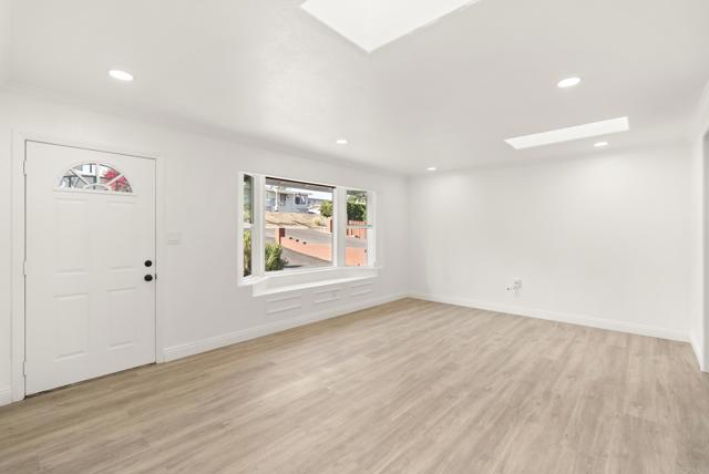 12405 Royal Rd, El Cajon CA: https://media.crmls.org/mediaz/8336117a-c411-493a-ab6a-0c5611c7d98b.jpg