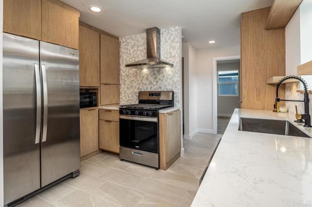 Detail Gallery Image 11 of 23 For 3645 Marlborough Ave, San Diego,  CA 92105 - 3 Beds | 3 Baths