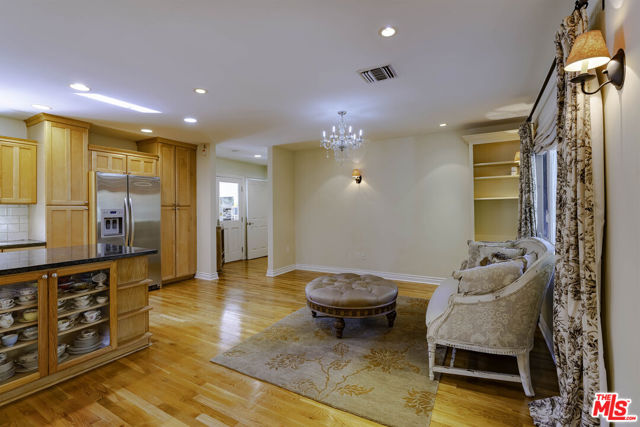 2250 Betty Lane, Beverly Hills CA: https://media.crmls.org/mediaz/833697d0-3372-4bd2-b339-64f1421d64bc.jpg