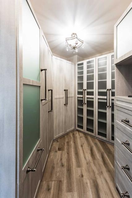 5 Oak Forest Court, Portola Valley CA: https://media.crmls.org/mediaz/8337734c-afe5-4d12-bd4b-9ddcec60ba2a.jpg