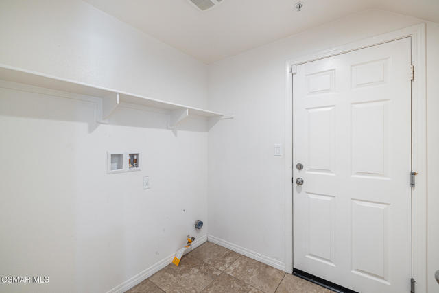 3104 Lisbon Lane, Oxnard CA: https://media.crmls.org/mediaz/8337b7be-57ed-4233-94d3-466d663e3000.jpg