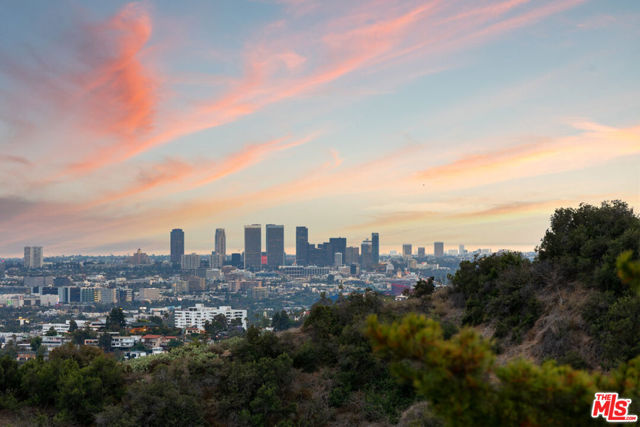 2742 Creston Drive, Los Angeles CA: https://media.crmls.org/mediaz/83393298-07fe-4e5e-96a7-95e9aa3f4dd6.jpg