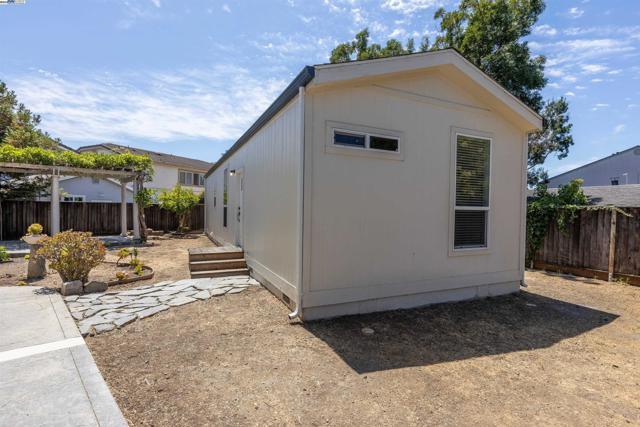 Image 48 of 58 For 552 Stonehaven Ct