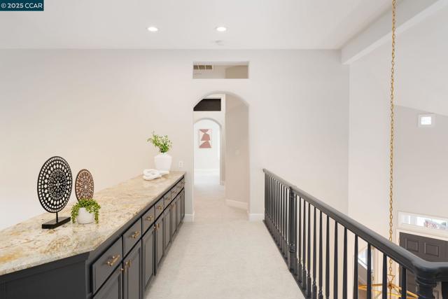 508 Zenith Ridge Dr, Danville CA: https://media.crmls.org/mediaz/8339d992-06a3-4581-bc63-934271c54a88.jpg