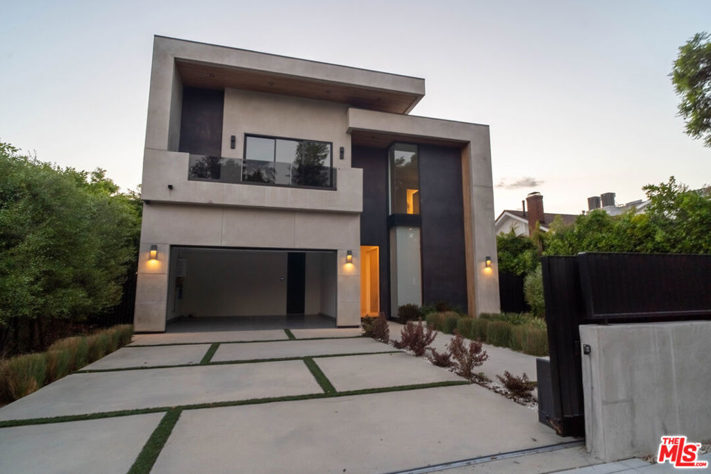829 N Ogden Drive