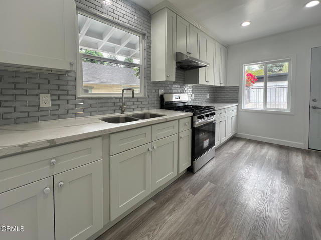 5244 Hub Street, Highland Park CA: https://media.crmls.org/mediaz/833a021b-ab9c-4d8b-bee5-e4e42a10209b.jpg