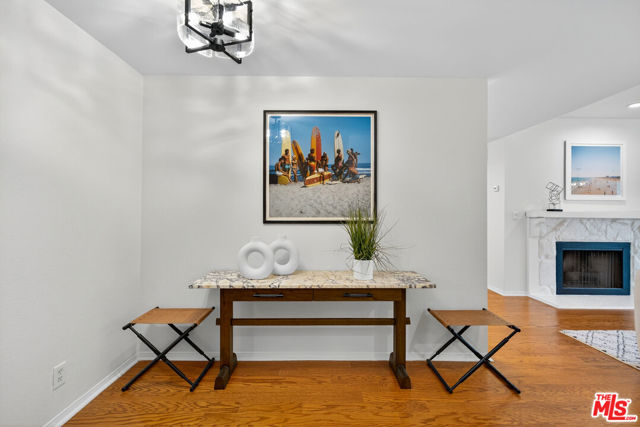 311 Bora Bora Way, Marina del Rey CA: https://media.crmls.org/mediaz/833a1b80-abac-4ee1-9a68-1015bad8c5e4.jpg