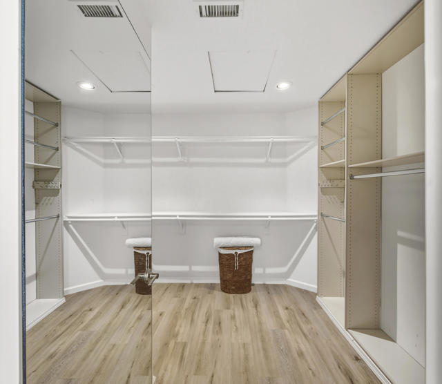 110 Celano Circle, Palm Desert CA: https://media.crmls.org/mediaz/833b1dd9-e074-4a69-b95e-33b05c186c40.jpg