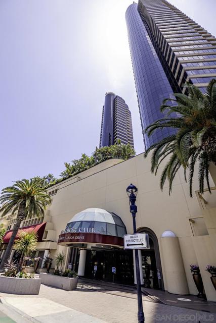 100 Harbor Drive, San Diego CA: https://media.crmls.org/mediaz/833b2658-7fc1-4b15-aa70-9afeaa4438b2.jpg