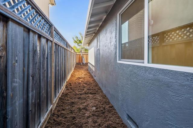 700 Gull Avenue, Foster City CA: https://media.crmls.org/mediaz/833b572a-cfd4-45b6-8178-bcf5bec53e09.jpg