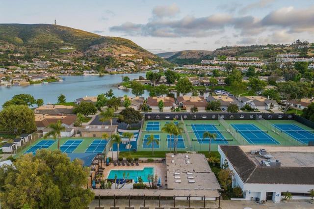 1144 San Julian Dr, San Marcos CA: https://media.crmls.org/mediaz/833b6f8a-c2ab-4e81-b5fd-a4b1c901fc0d.jpg