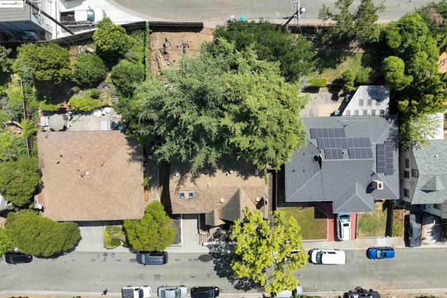 120 Sunset Ave, Vallejo CA: https://media.crmls.org/mediaz/833c6cdf-1c42-4b0e-aac9-f73cd310688f.jpg