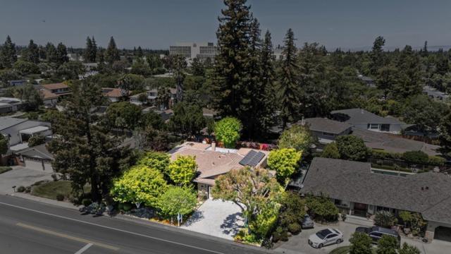 1275 Covington Road, Los Altos CA: https://media.crmls.org/mediaz/833cb262-a89a-44e3-89a7-df1dff0c9ea6.jpg
