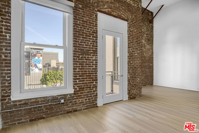 253 S Broadway, Los Angeles CA: https://media.crmls.org/mediaz/833d37ae-0c44-4d9e-a0cf-0fe3fe1c4738.jpg