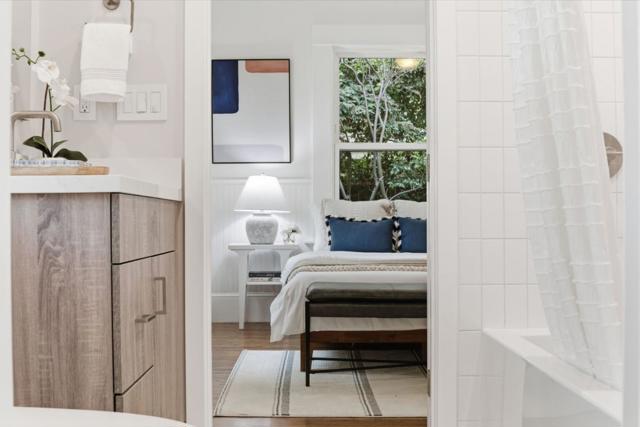 439 Wisnom Avenue, San Mateo CA: https://media.crmls.org/mediaz/833d5137-5b8d-4003-a42b-a27c1ee685ee.jpg