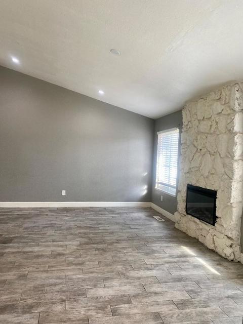 55 Carmel Way, Tracy CA: https://media.crmls.org/mediaz/833ddd46-a357-4ba2-a39a-2ca49ea1aabc.jpg