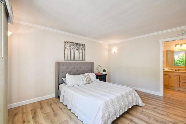 4240 Porte De Palmas, San Diego CA: https://media.crmls.org/mediaz/833e2862-fd15-4ca2-a4b3-5f6c90ffeed1.jpg