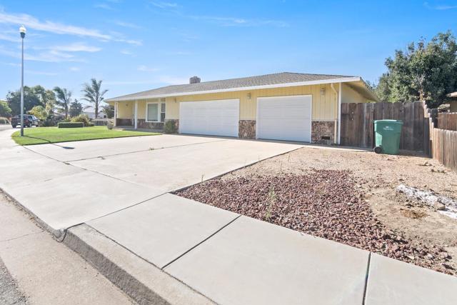225 Rio Vista Drive, King City CA: https://media.crmls.org/mediaz/833eb447-7711-440e-8dbf-a88fc8f6dd62.jpg