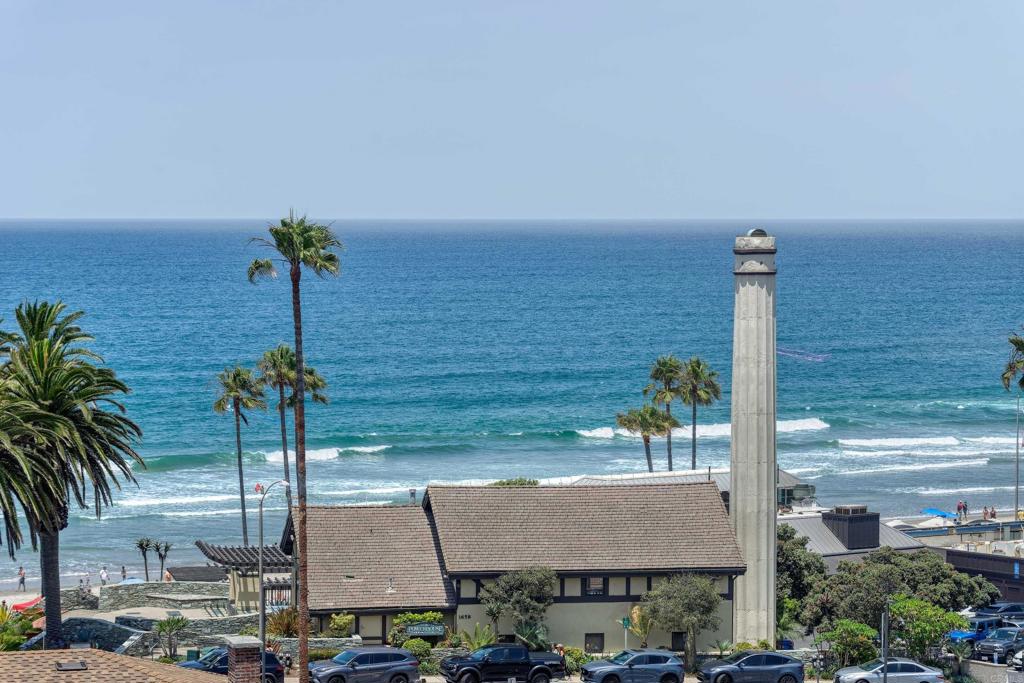 1552 Camino Del Mar #623/625