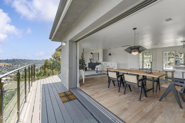 453 Frontenac Avenue, Los Angeles CA: https://media.crmls.org/mediaz/833f3c8c-55e4-4157-92a9-8a1de5ee732a.jpg