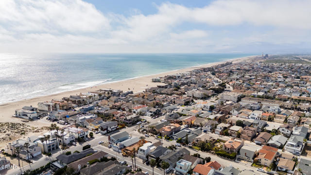 5040 Island View Street, Oxnard CA: https://media.crmls.org/mediaz/83407537-5580-4901-8c45-d7c25db18841.jpg