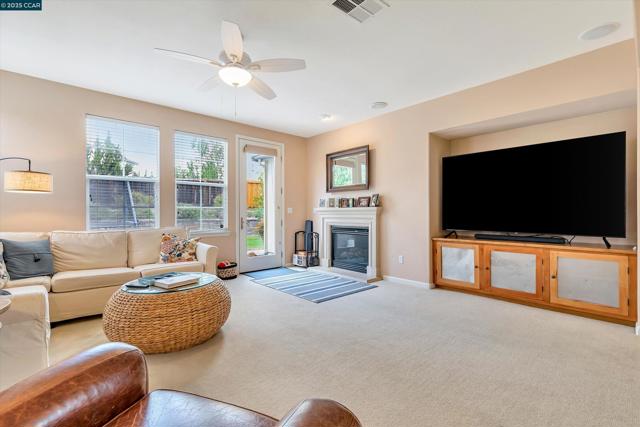 1489 Menton St, Danville CA: https://media.crmls.org/mediaz/83414fc9-934c-47b5-bbb0-ac696b44280a.jpg