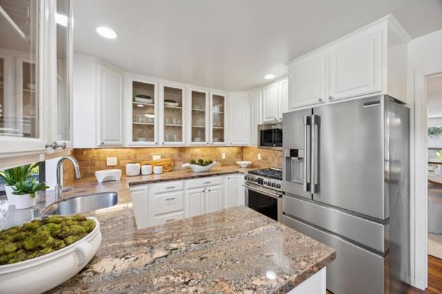 307 Carlos Avenue, Redwood City CA: https://media.crmls.org/mediaz/8341f079-6313-471c-a8ff-4191d353f7d2.jpg