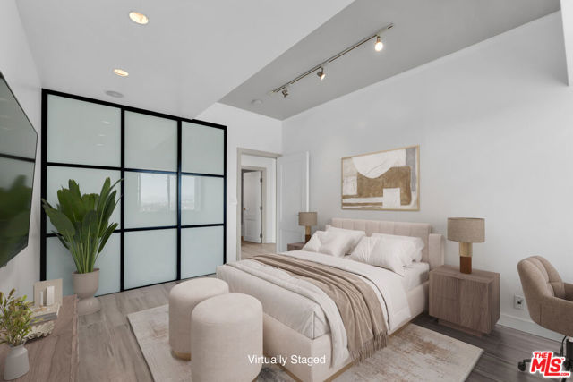 1155 N La Cienega Boulevard, West Hollywood CA: https://media.crmls.org/mediaz/8342a955-1dc8-4d76-9ee3-067c04cd50e6.jpg