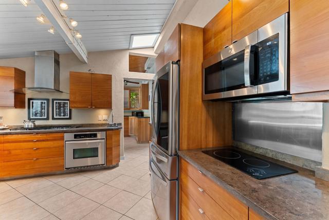 1767 Wind River Road, El Cajon CA: https://media.crmls.org/mediaz/8342d068-ba91-4d32-8370-fd1fc56ff40c.jpg
