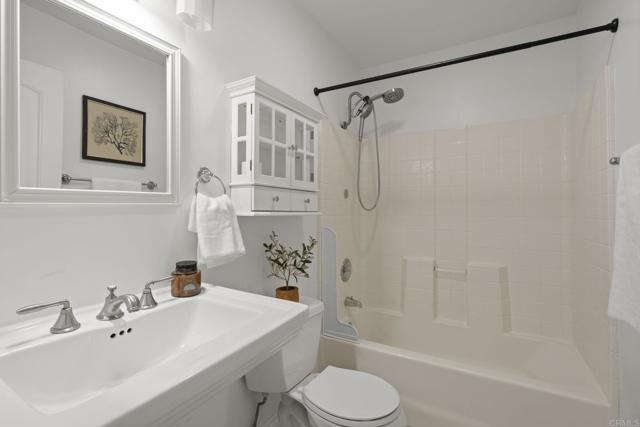 Detail Gallery Image 17 of 20 For 157 Belfast Gln, Escondido,  CA 92027 - 3 Beds | 2 Baths