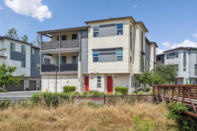 373 Arc Court, Hayward CA: https://media.crmls.org/mediaz/8342ee03-fb74-4519-b00e-b76ddc94521b.jpg