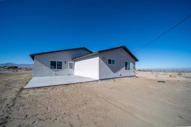 2864 Vista Avenue, Thermal CA: https://media.crmls.org/mediaz/83434c92-2c29-4a76-950e-c1cf798441c2.jpg