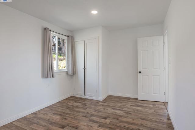 19975 JOHN DR, Castro Valley CA: https://media.crmls.org/mediaz/83436c8b-3e77-4503-8bde-13ba08cc7646.jpg