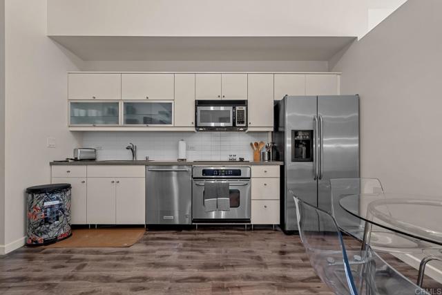 Image 2 of 24 For 350 Ash Street 1001