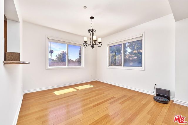 2230 S Bentley Avenue, Los Angeles CA: https://media.crmls.org/mediaz/83443eaf-8f67-40da-bb8b-9be3b518650f.jpg