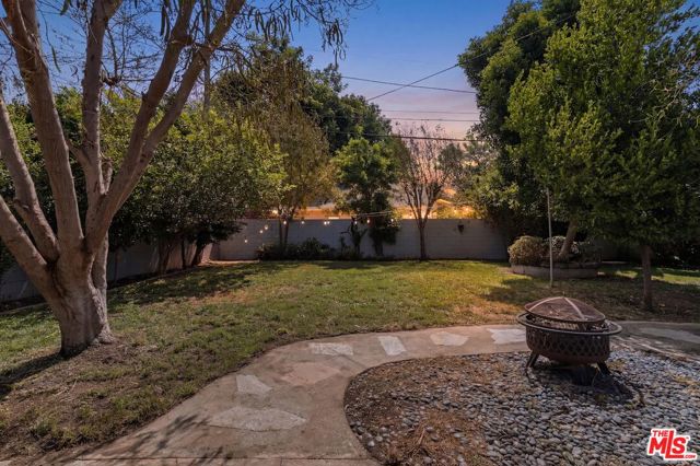 7048 Zelzah Avenue photo 29