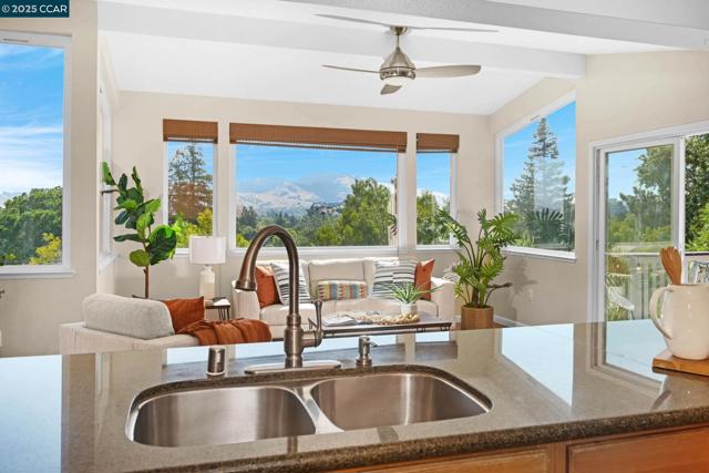 2460 Sky Rd, Walnut Creek CA: https://media.crmls.org/mediaz/8344691a-e0c6-4d6d-b3dc-aadbb45a2ea1.jpg