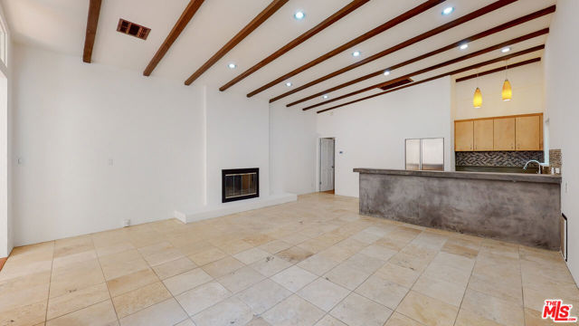 1480 BENEDICT CANYON Drive photo 2