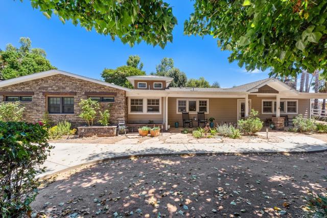 11549 Manzanita Rd, Lakeside CA: https://media.crmls.org/mediaz/83460e71-4584-4a8e-a91b-39e6e3ce2655.jpg