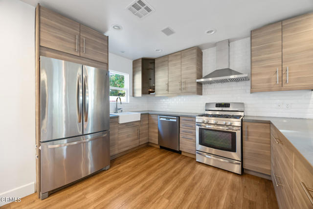 Detail Gallery Image 5 of 21 For 242 Virginia Ave, Pasadena,  CA  - 3 Beds | 2 Baths