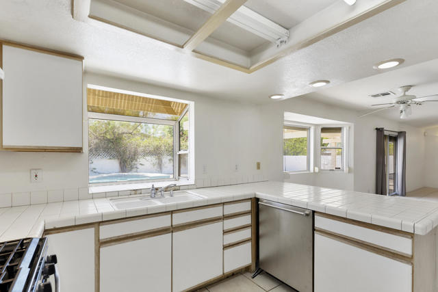 2643 E Venetia Road, Palm Springs CA: https://media.crmls.org/mediaz/83481ba1-03e9-40f7-9ae7-69bd5c9134bf.jpg