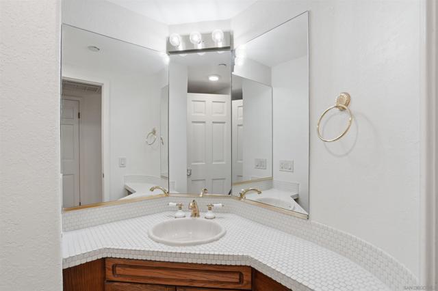 Image 37 of 46 For 1099 1 Street 223