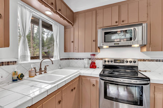 54640 Marian View Drive, Idyllwild CA: https://media.crmls.org/mediaz/8348ab15-dfea-4225-97a1-66ee59497119.jpg