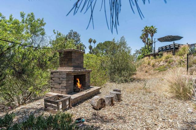 1271 Via Sendero, Escondido CA: https://media.crmls.org/mediaz/83493cb8-42b0-4bf2-904e-4470a8af87e9.jpg