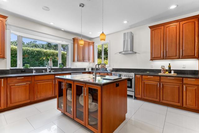 422 Mccormick Avenue, Capitola CA: https://media.crmls.org/mediaz/834a4773-1e63-49fc-b044-fa496ec75886.jpg